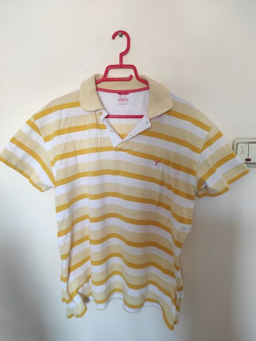 Tricouri diferite mărimi, diferite modele