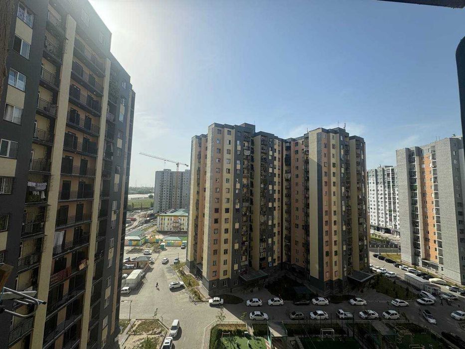 СРОЧНО узими янги 2 хонали квартирам сотилади. Янги Дархонда жихози бн