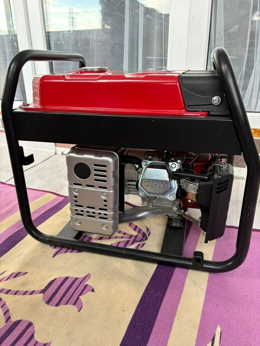 Продам бензиновый генератор