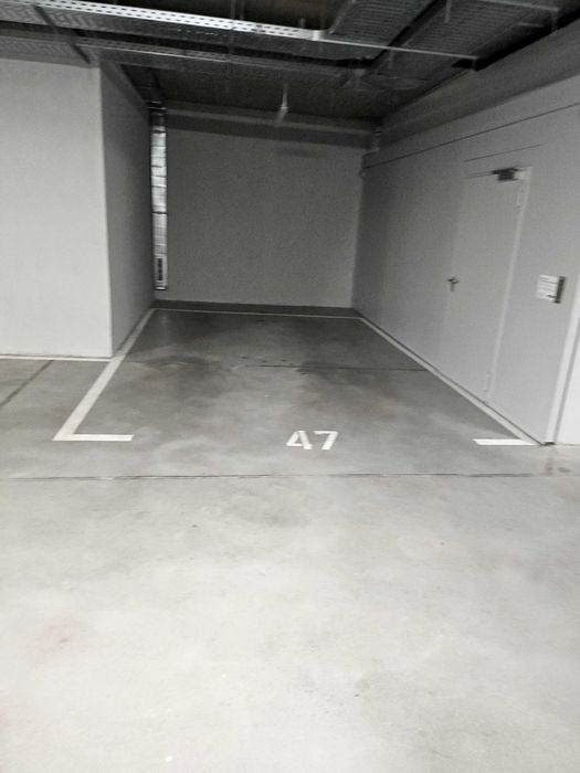 Дава се под наем Гараж / Паркомясто в София, Лозенец - 20 кв.м за 179.52 € - Снимка #4