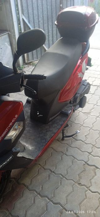 Продам скутер "Racer"