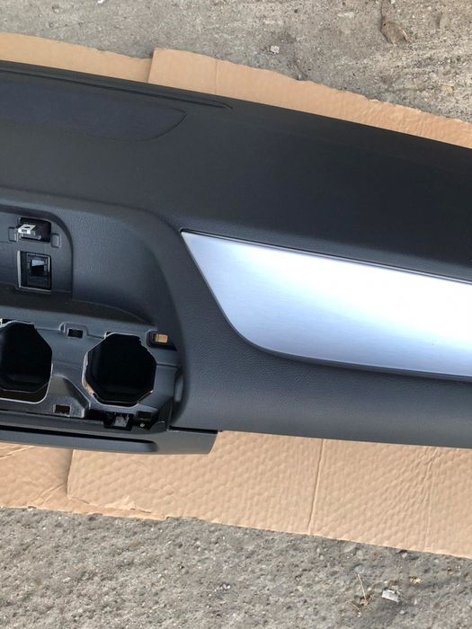 Plansa bord mercedes b-class 2019-2026