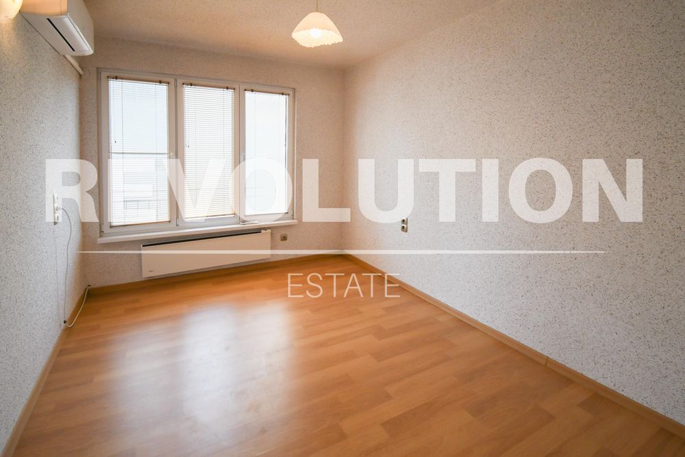 Дава се под наем Тристаен апартамент в София, Лозенец - 100 кв.м за 990 € - Снимка #4