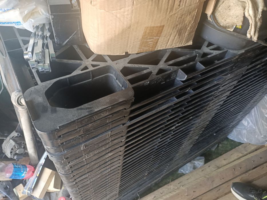 Пластиковые поддоны