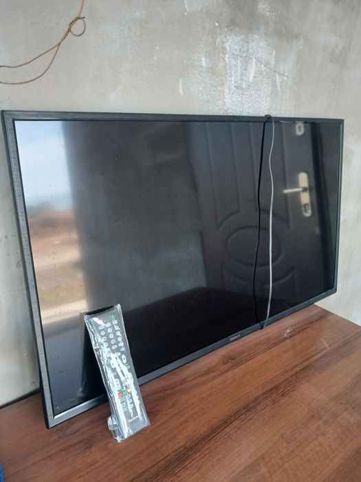 Продам жк телевизор