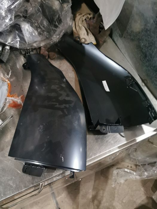 Крыло Тойота хайс H200