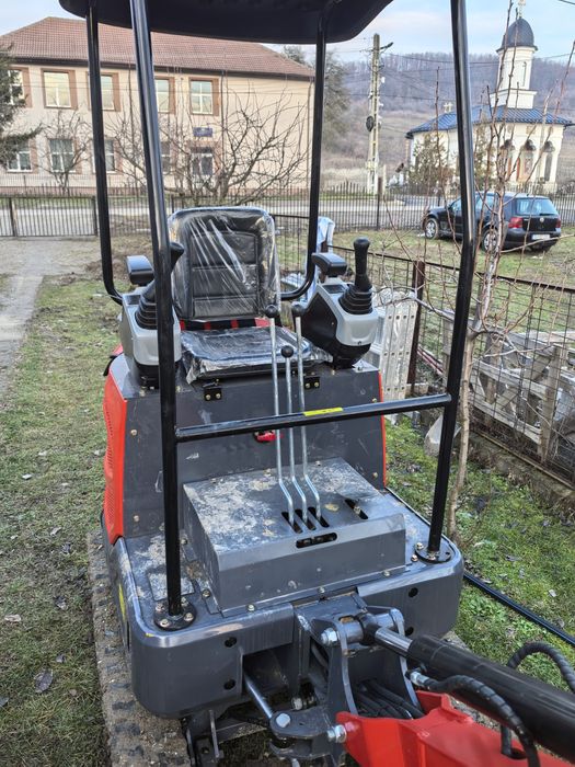 Vând Miniexcavator