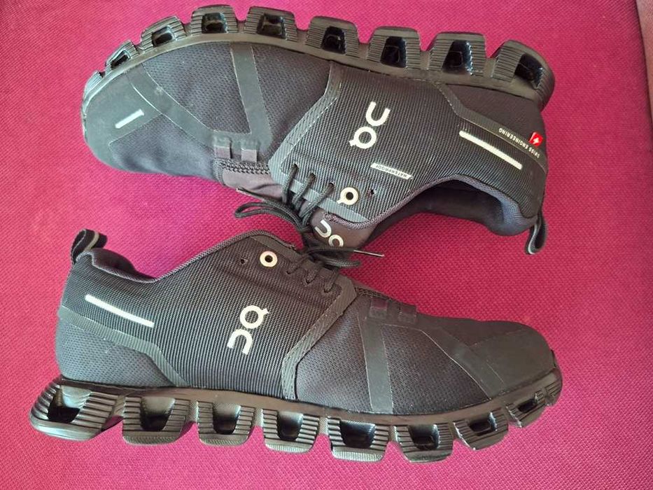 Adidasi On cloud running swiss engineering waterproof marime40 zero km