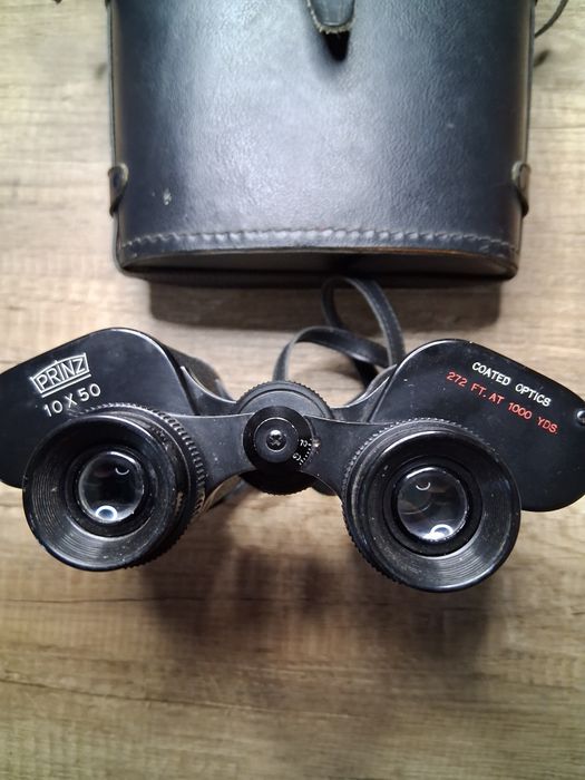 Binoclu de vanatoare si pescuit.