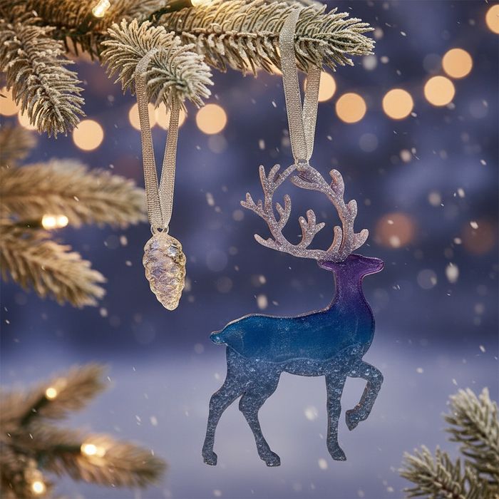 Елочная игрушка из эпоксидной смолы