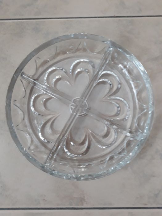 Кристална чиния