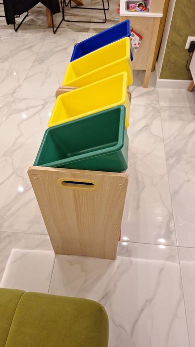 Органайзер етажерка  за детски играчки с кутии