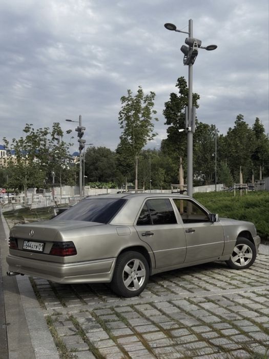 Mercedes E260 с AMG1 обвесом