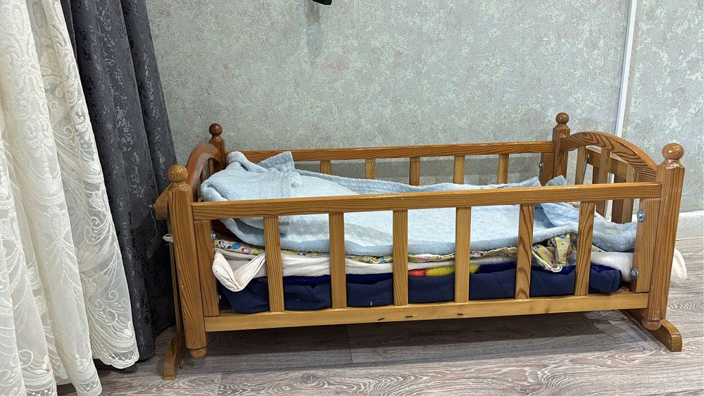 Бесік.                 Сатылады           тербелетін