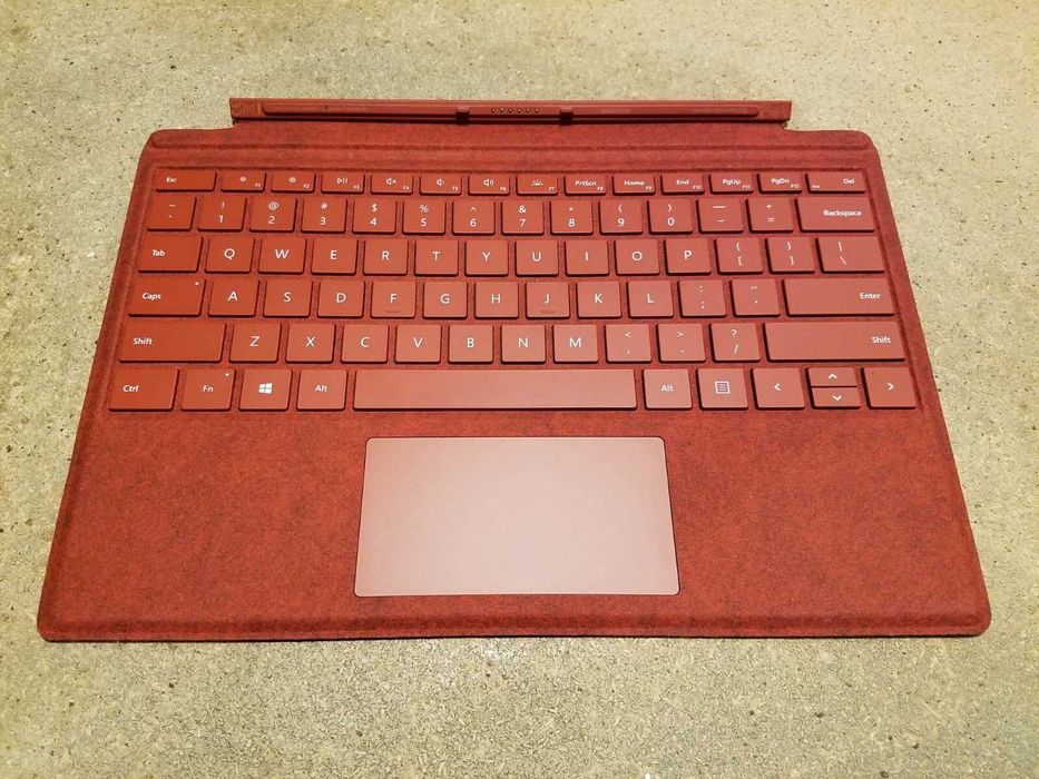 Laptop Microsoft Surface Pro 9 i7, Signature Keyboard + Dock 2