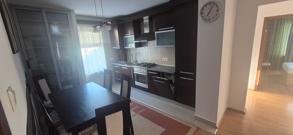 Închiriere apartament spațios cu 4 camere - Str. Pandurilor, Tudor