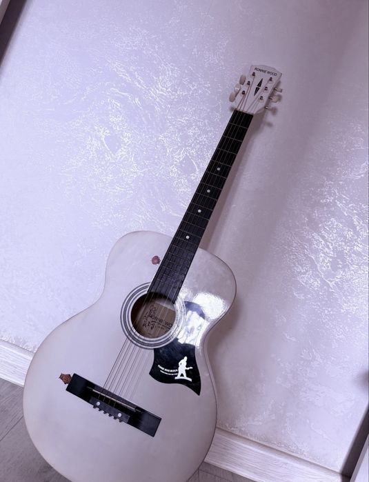 Гитара акустическая