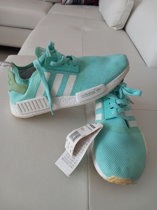 Vand Pantofi Sport ADIDAS,produs nou Nout, Produs Original. Marimea 40