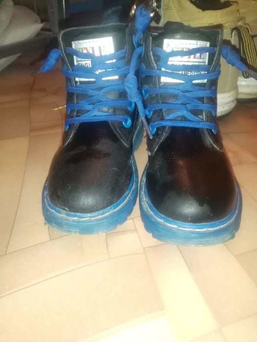 Продам тёплые ботинки на мальчика