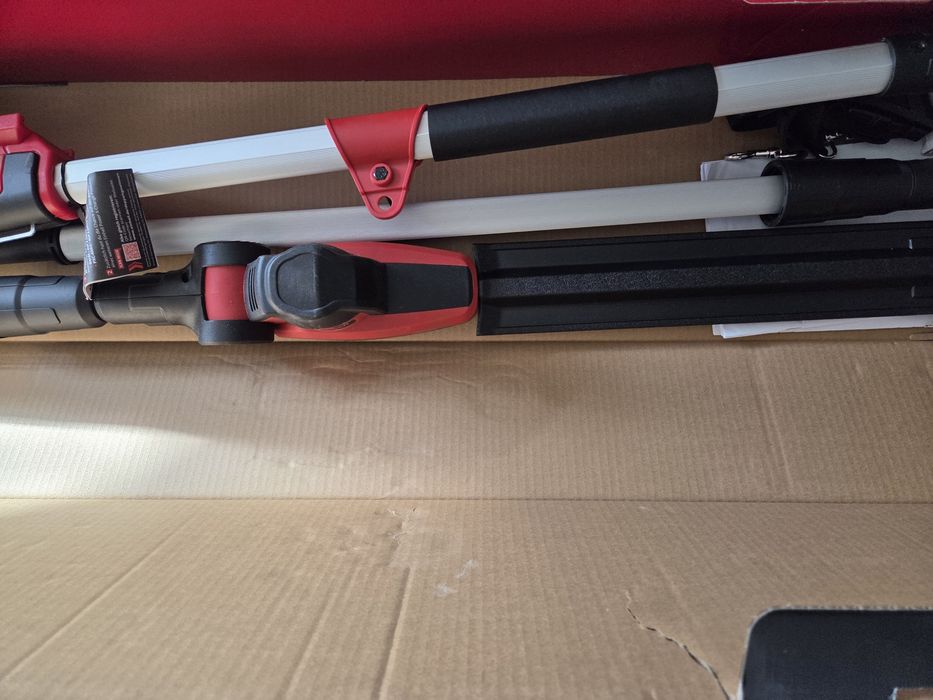 Foarfecă telescopică pentru gard viu Einhell GC-HH 18/45 Li T-Solo Nouă