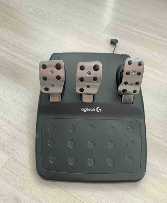 Игровой руль Logitech G29