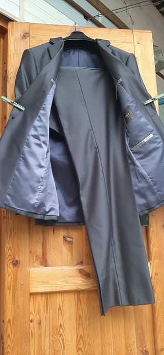 Вечерний костюм продам.