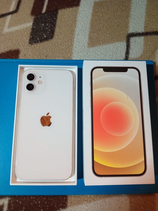 Продам iPhone 12