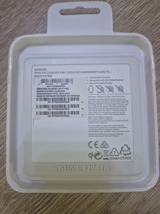 Vând încărcător Original Samsung wi fi nou în cutie