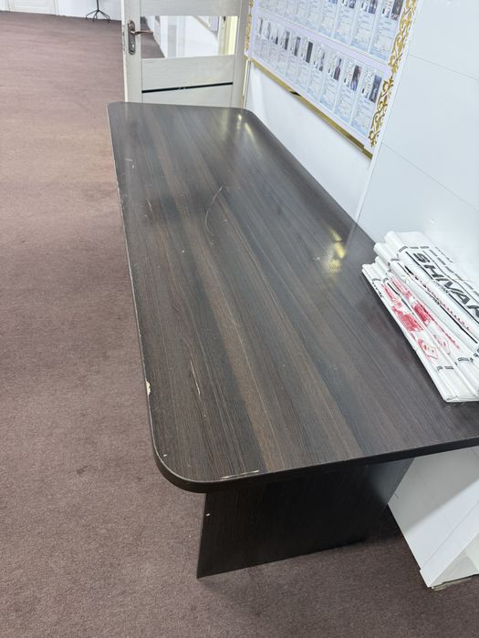 Стол без стулья  орташа жағдайда