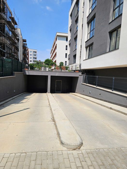 Дава се под наем Гараж / Паркомясто в София, Кръстова вада - 15 кв.м за 91.8 € - Снимка #1