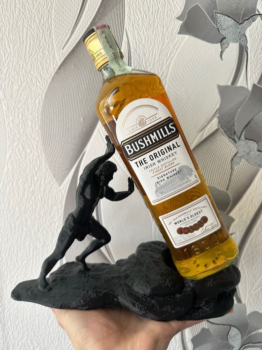 Оригинален подарък за мъж – стойка за вино „Сизиф“ (ПРОМО)