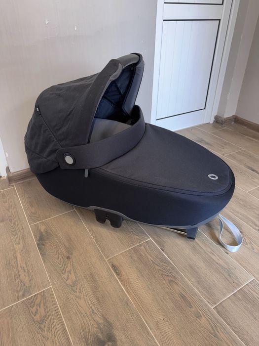 Комбинирана бебешка количка Maxi Cosi Lila Nomad Black и MaxiCosi Jade