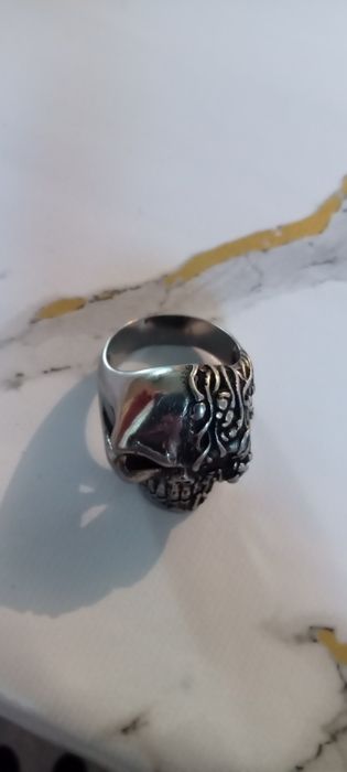 Продам печатку в виде черепа
