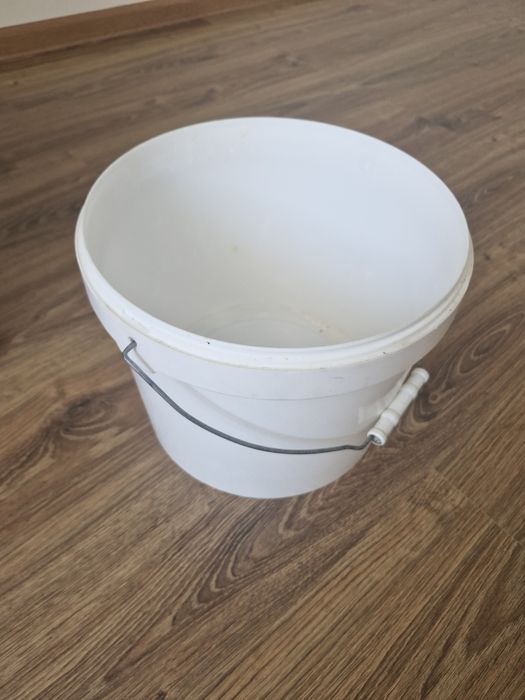 Продам ведро 10л