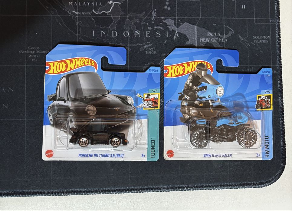 hotwheels machete masini 1/64 noi