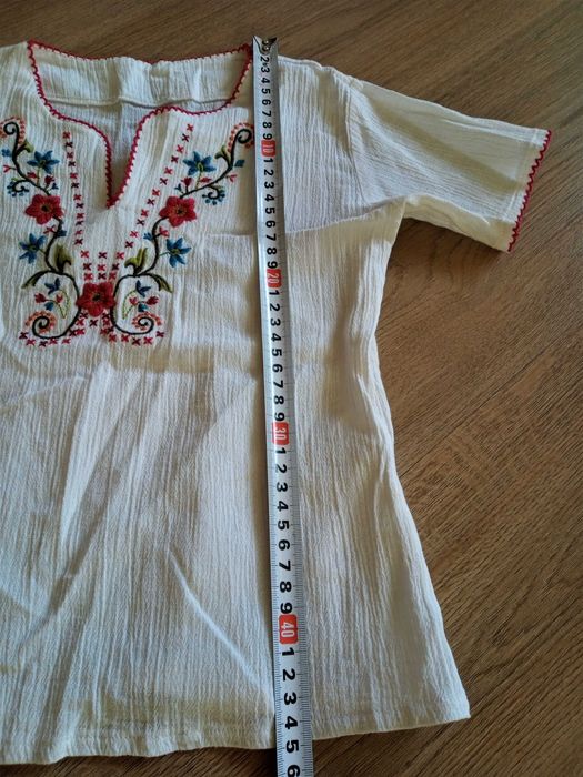 Народна Риза от Кенар за Момиче с Красива Бродерия!