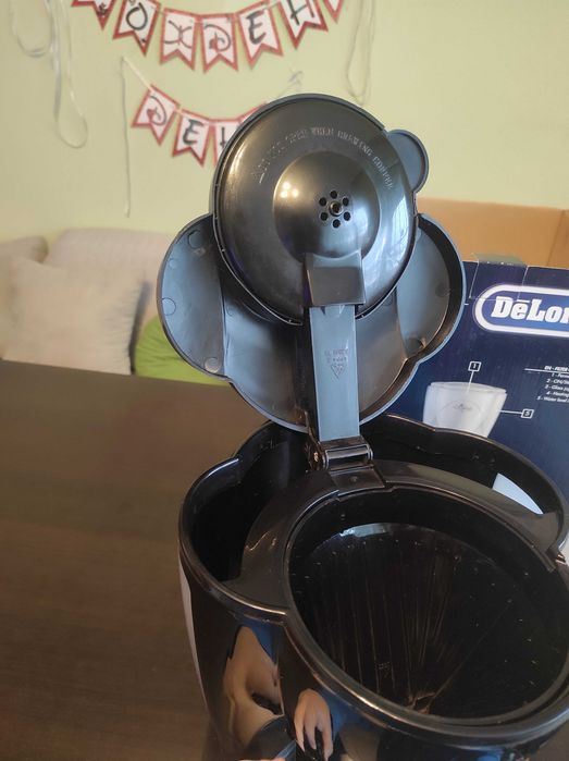 Кафемашина за шварц кафе Delonghi
