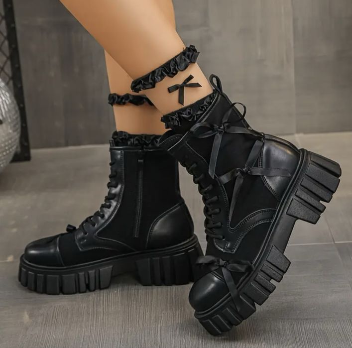 Дамски черни боти