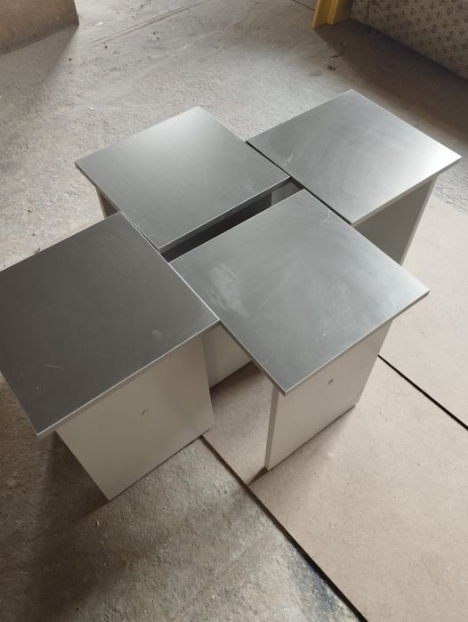 Табуретки (разных цветов)