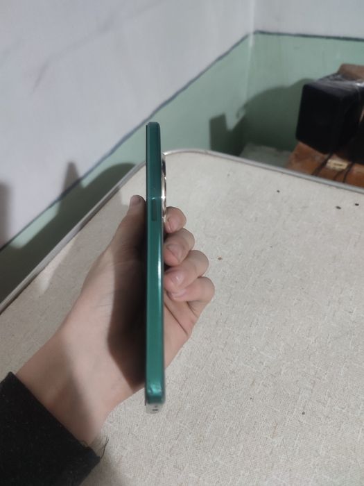 Huawei nova 12i. karopka bor. Hudo hohlasa mazza qilib ishlatadi.