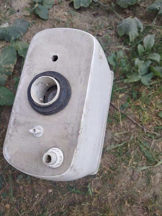 Продается бачок.
