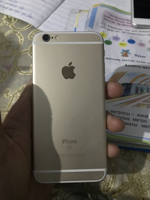 Айфон 6с  64гб.