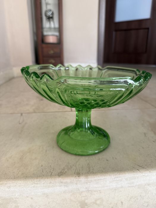 Стъклена фруктиера