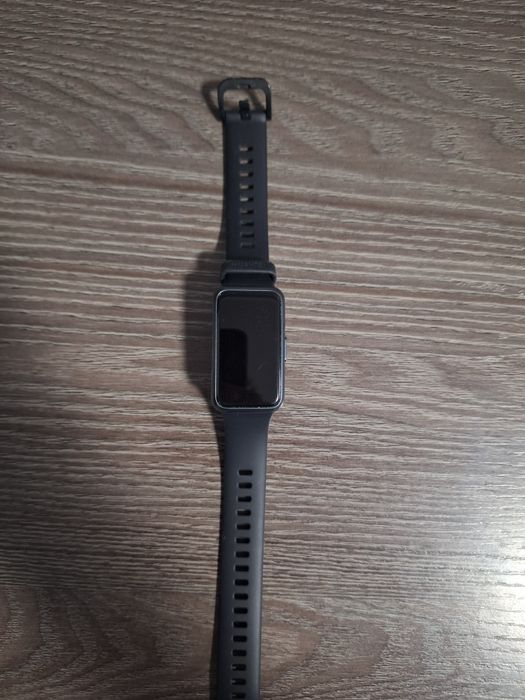 Часы хуавей продам