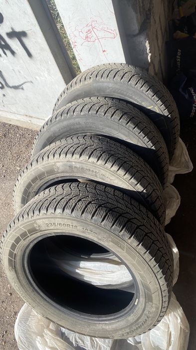 Triangle 235.60 R18 липучка