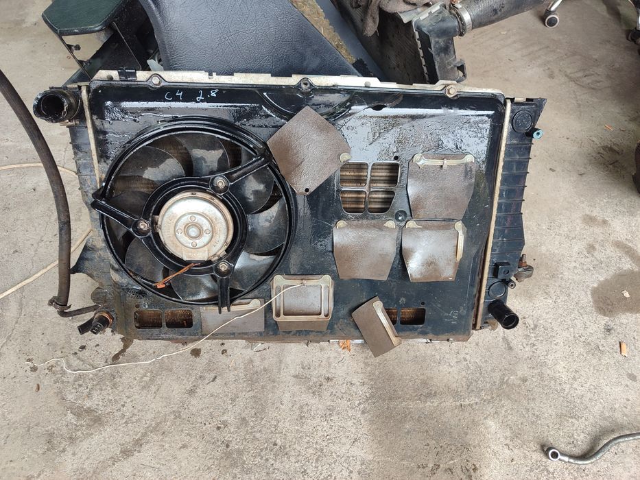 Радиатор охлаждения с вентилятором Ауди 100 С4 2.8 объем