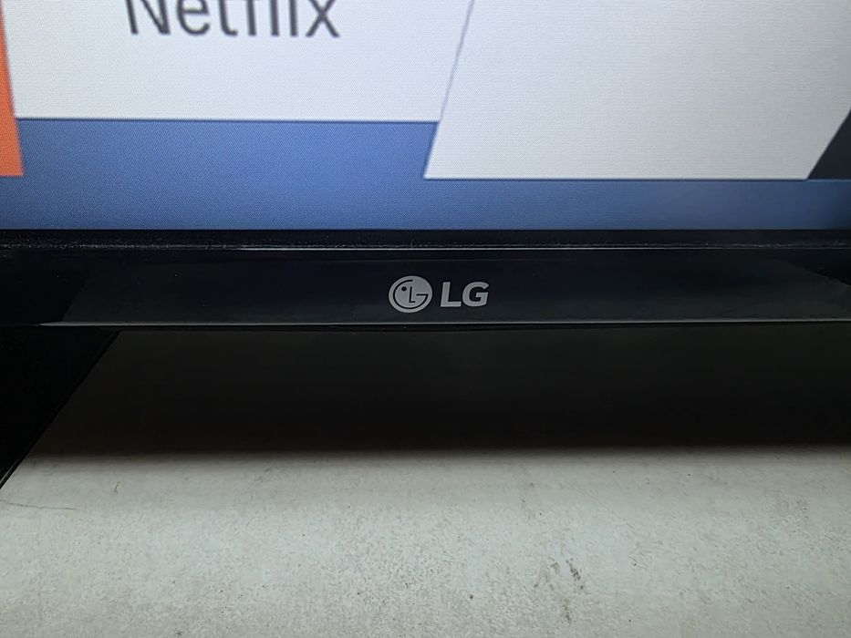 Vand tv Smart LG 4k diagonala 126 cm