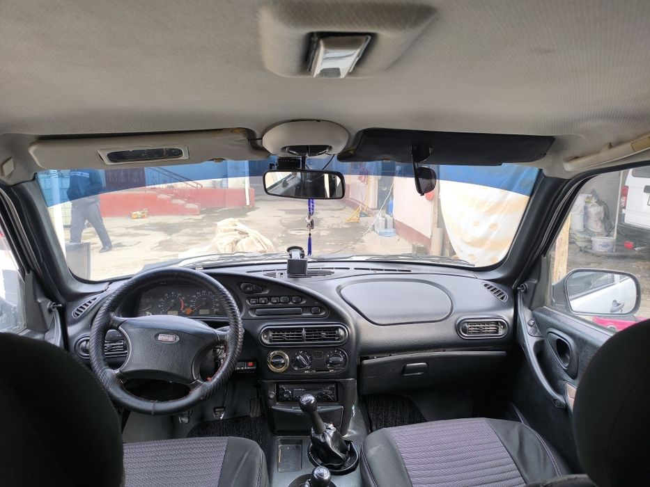 Нива шевролет 2005 йил сотилади