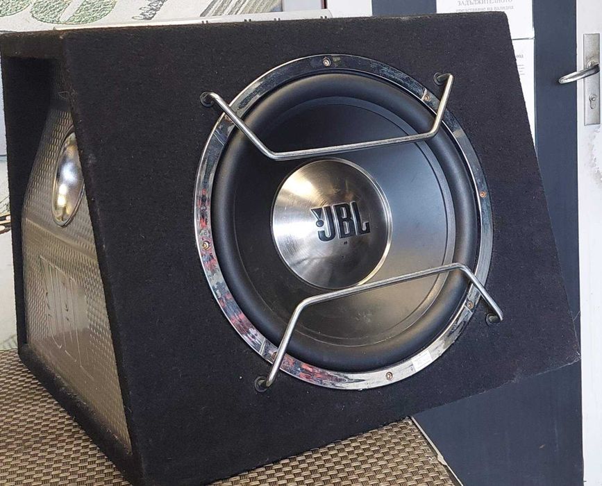 Бас каса jbl + Авто усилвател JBL GTO 4000 / Стъпало Комплект к.к