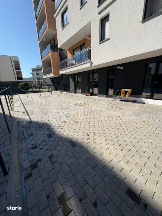 Apartament de 3 camere, modern, cu terasa spatioasa si parcare